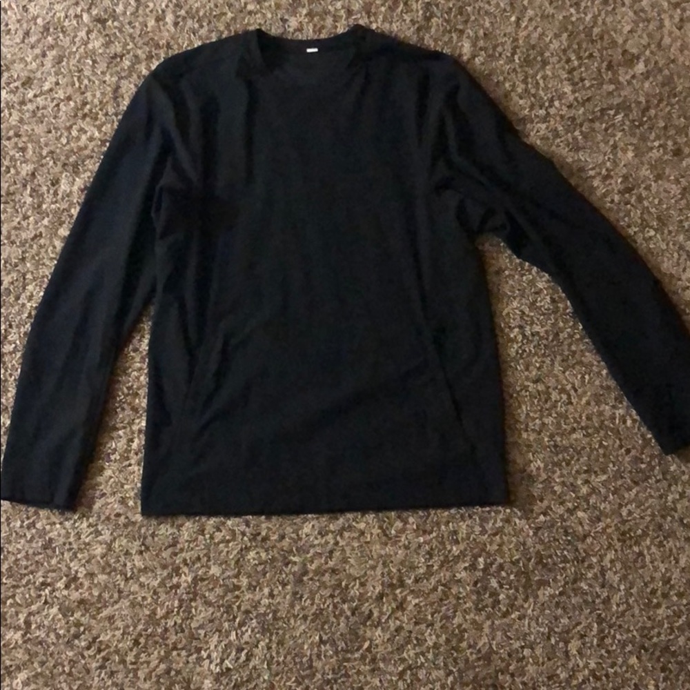 Lululemon men’s black pullover
